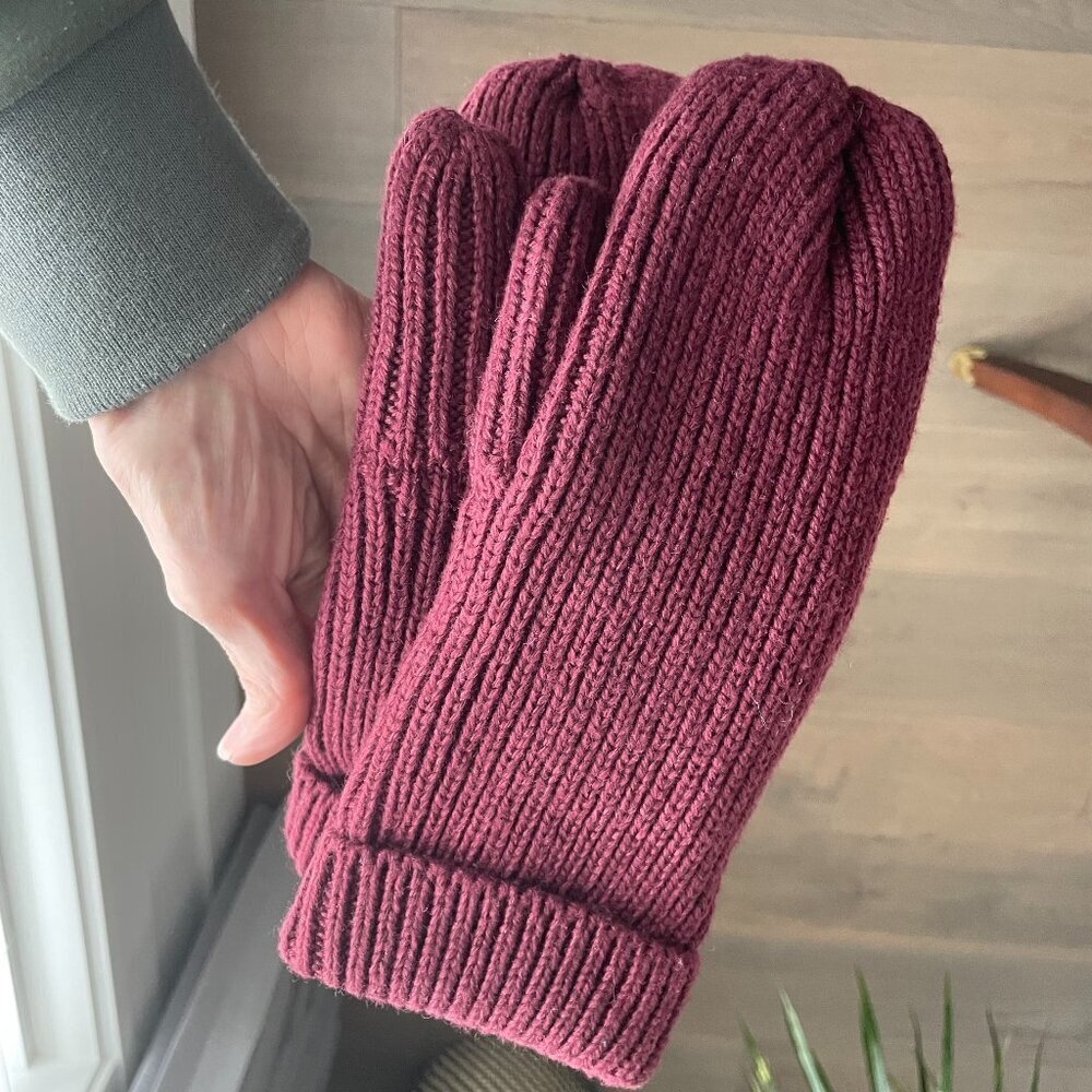 Indigo Love & Lore Outdoor Fleece Lined Knit Mittens Bordeaux Burg Sz OS NWT